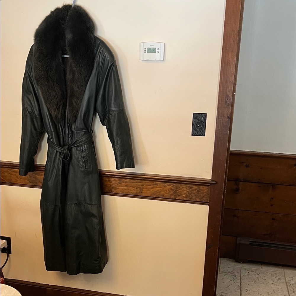 Pelle forest green leather coat with green fox fur collar. Size M, fits 10, 12